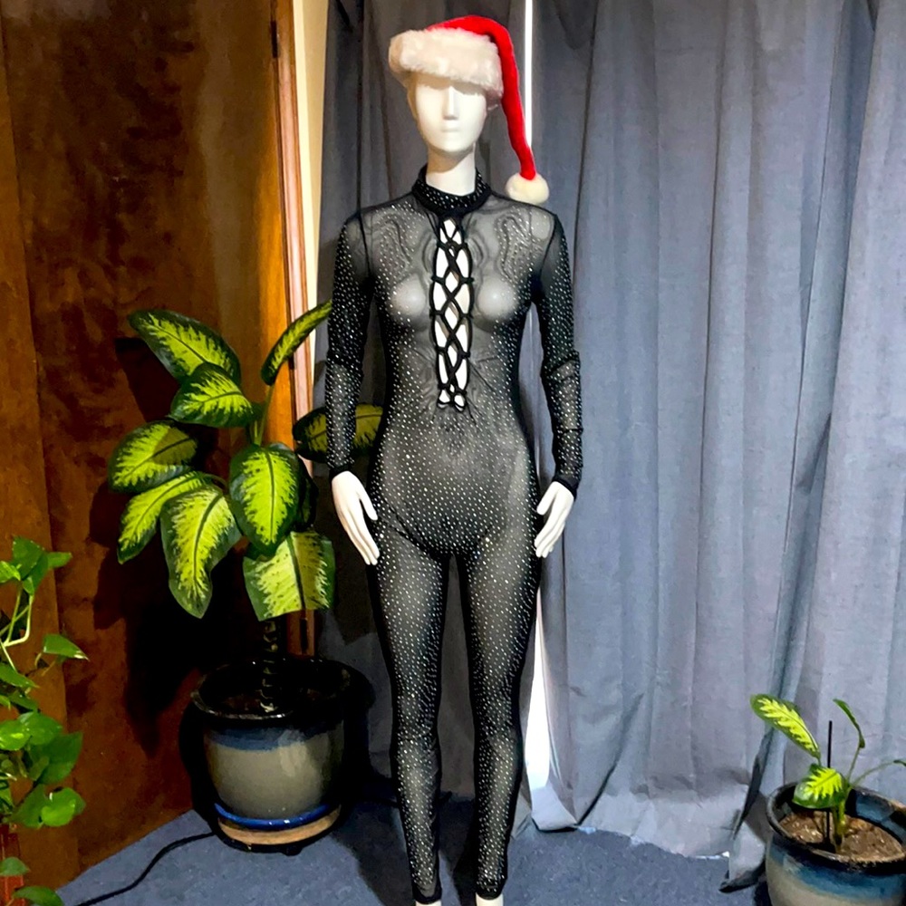 Beautiful jumpsuit/Sexy and Bold